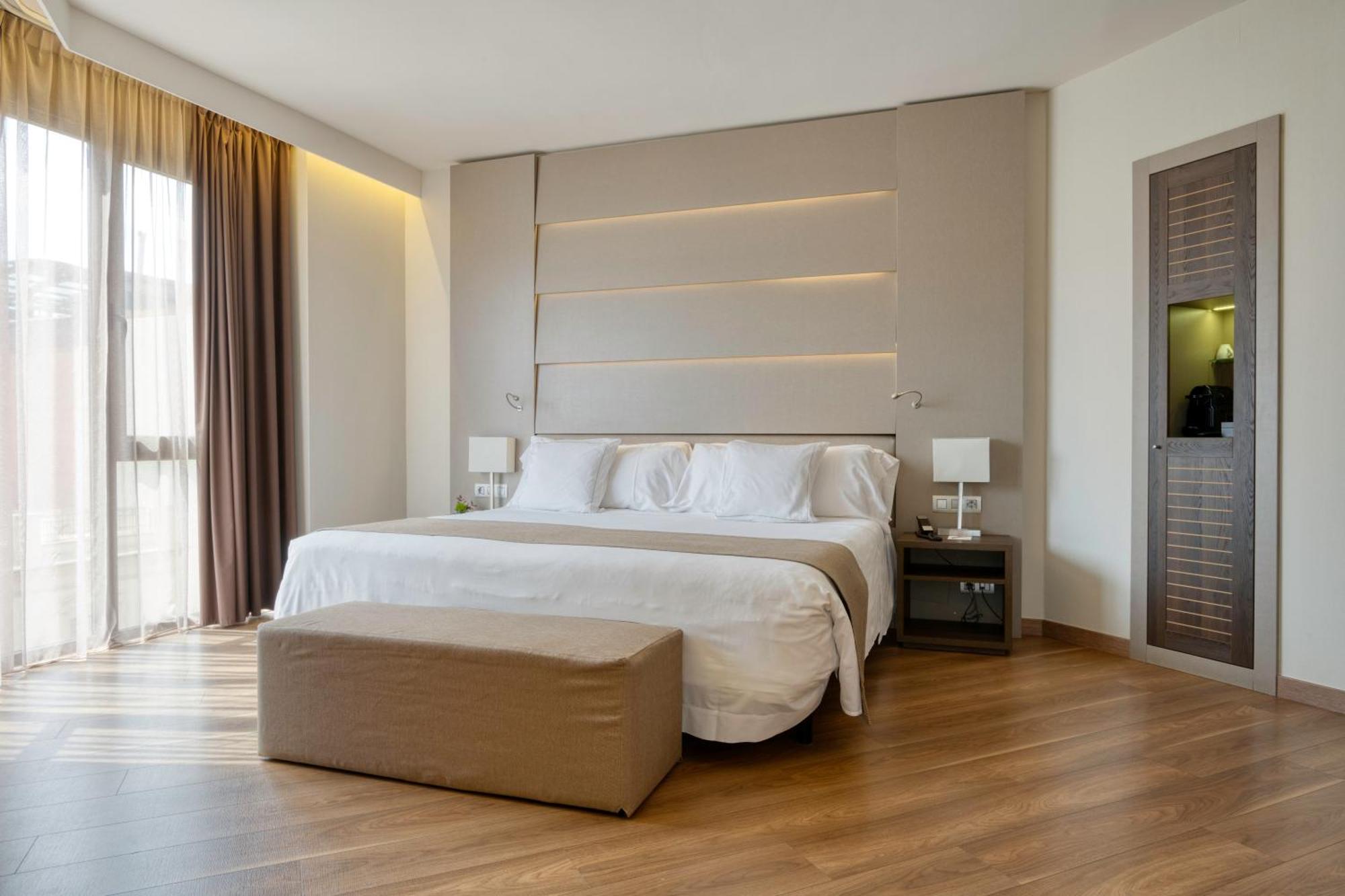 America Hotel 4*